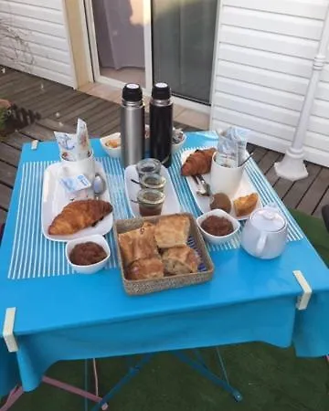 לינה וארוחת בוקר Blanche אנדרנוס-לה-באינס